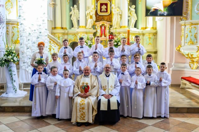 Parafia w Obrzycku i jej początki – odkrywamy tajemnice Parafia w Obrzycku i jej początki – odkrywamy tajemnice