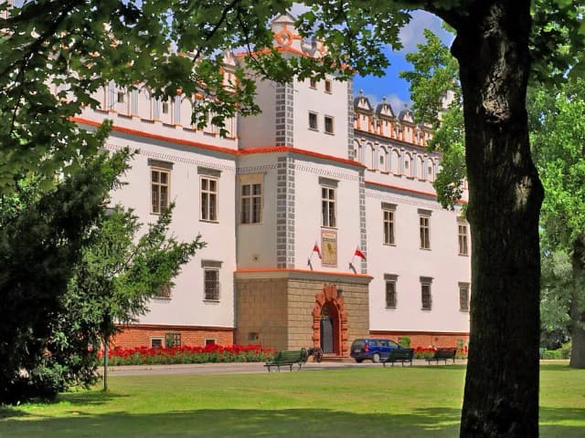 Pałac w Baranowie Sandomierskim: Fascynująca historia i atrakcje Pałac w Baranowie Sandomierskim: Fascynująca historia i atrakcje