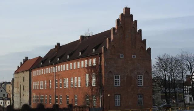 Zamek Lębork: Historia i zwiedzanie zamku w miejscowości Lębork Zamek Lębork: Historia i zwiedzanie zamku w miejscowości Lębork