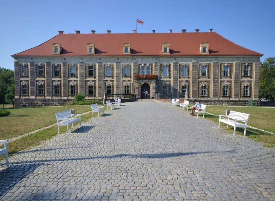 Pałac książęcy w Żaganiu: niezwykła historia i tajemnice barokowej perły Pałac książęcy w Żaganiu: niezwykła historia i tajemnice barokowej perły