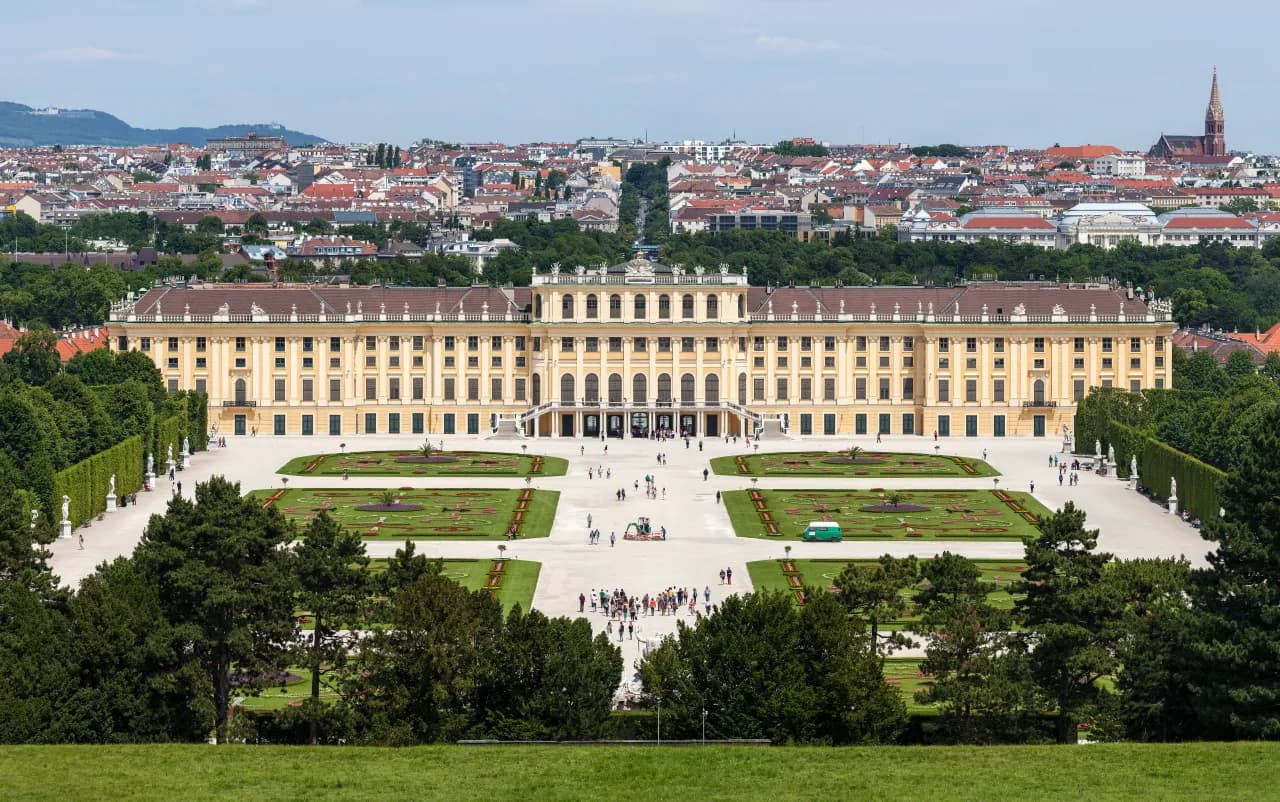 Pałac Schönbrunn w Wiedniu: najsłynniejsza rezydencja Habsburgów w Austrii Pałac Schönbrunn w Wiedniu: najsłynniejsza rezydencja Habsburgów w Austrii