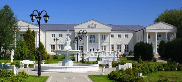 Biały Pałac Łódź: Ekskluzywna sala weselna w malowniczym ogrodzie Biały Pałac Łódź: Ekskluzywna sala weselna w malowniczym ogrodzie