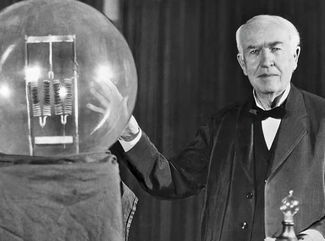 W którym roku Edison wynalazł żarówkę? Odkryj zaskakujące fakty W którym roku Edison wynalazł żarówkę? Odkryj zaskakujące fakty