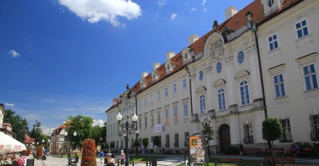 Pałac w Nałęczowie: Historia, architektura i tajemnice tego miejsca Pałac w Nałęczowie: Historia, architektura i tajemnice tego miejsca