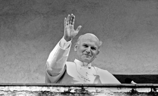 W którym roku zmarł Jan Paweł II? Odkryj ważne fakty o jego śmierci W którym roku zmarł Jan Paweł II? Odkryj ważne fakty o jego śmierci