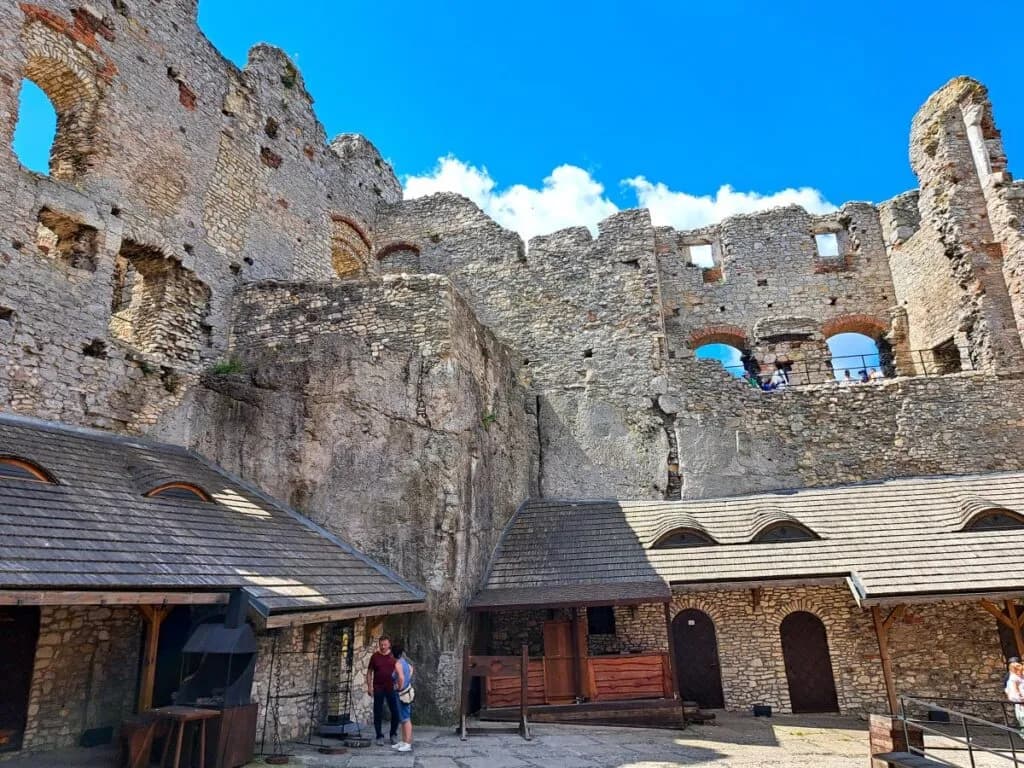 Zamek w Ogrodzieńcu - tajemnice, historia i atrakcje, których nie znasz Zamek w Ogrodzieńcu - tajemnice, historia i atrakcje, których nie znasz