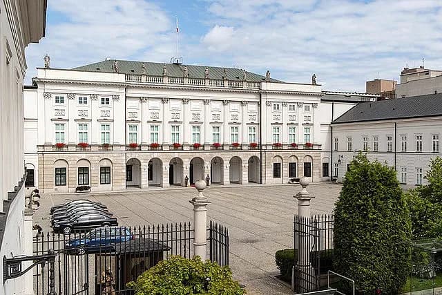 Zwiedzanie Pałacu Prezydenckiego w Warszawie - poznaj zasady wstępu Zwiedzanie Pałacu Prezydenckiego w Warszawie - poznaj zasady wstępu