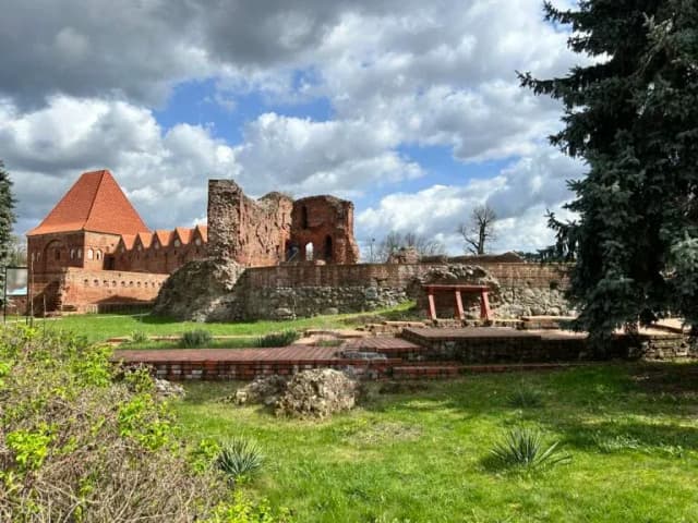 Zamek w Toruniu: Fascynująca historia i tajemnice, które musisz poznać Zamek w Toruniu: Fascynująca historia i tajemnice, które musisz poznać