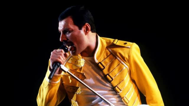 W którym roku zmarł Freddie Mercury? Odkryj smutną prawdę o jego życiu W którym roku zmarł Freddie Mercury? Odkryj smutną prawdę o jego życiu