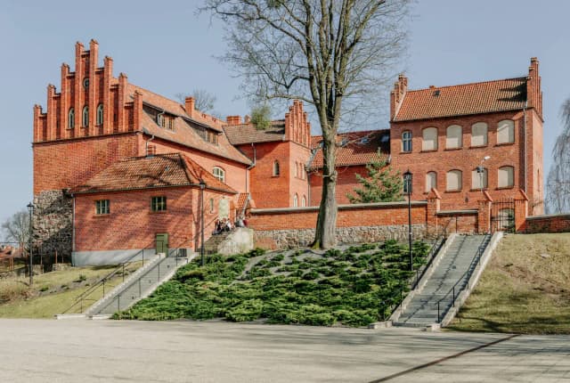 Olsztynek Zamek: Historia i zwiedzanie zamku w Olsztynku Olsztynek Zamek: Historia i zwiedzanie zamku w Olsztynku