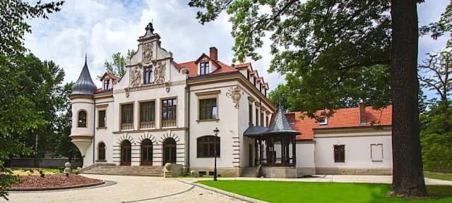 Pałac Polanka Krosno: luksusowy hotel z bogatą historią i komfortem Pałac Polanka Krosno: luksusowy hotel z bogatą historią i komfortem