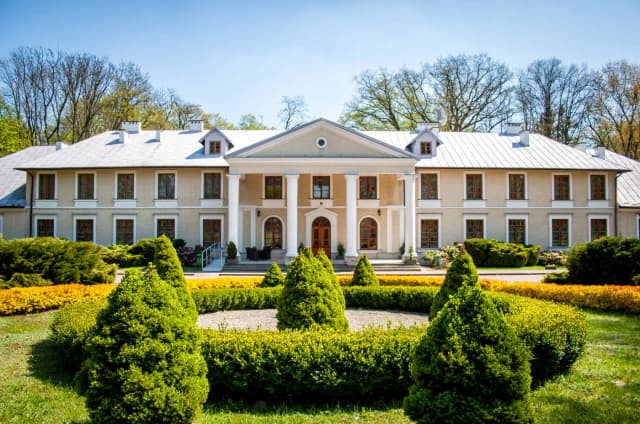 Hotel rytwiany pałac: luksusowy kompleks w zabytkowej rezydencji Hotel rytwiany pałac: luksusowy kompleks w zabytkowej rezydencji