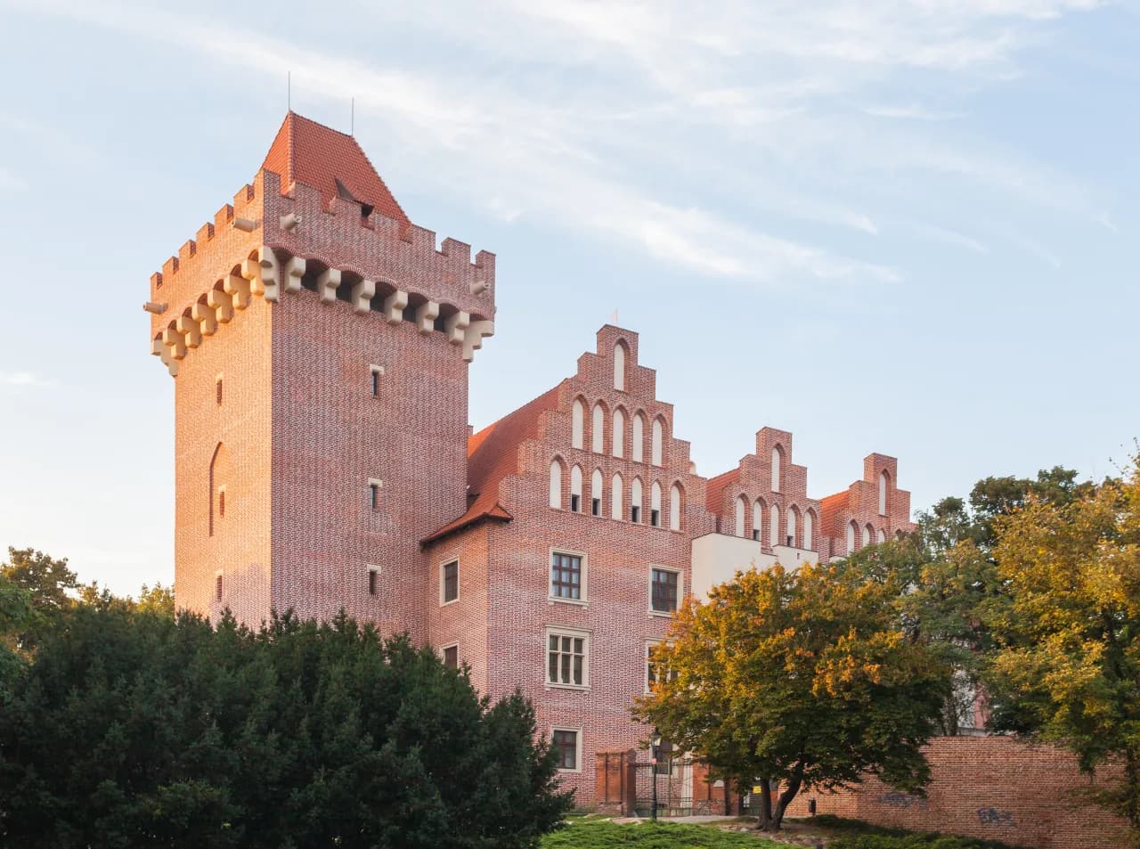 Zamek królewski w Poznaniu – fascynująca historia i architektura tej perły Zamek królewski w Poznaniu – fascynująca historia i architektura tej perły