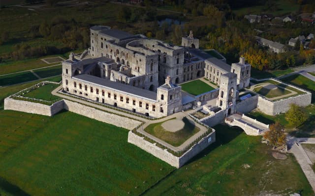 Ruiny zamku Krzyżtopór w Ujeździe: prawdziwa historia i tajemnice ruin Ruiny zamku Krzyżtopór w Ujeździe: prawdziwa historia i tajemnice ruin