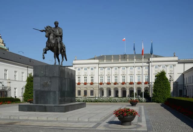 Pałac Namiestnikowski: fascynująca historia warszawskiej siedziby prezydenta Pałac Namiestnikowski: fascynująca historia warszawskiej siedziby prezydenta